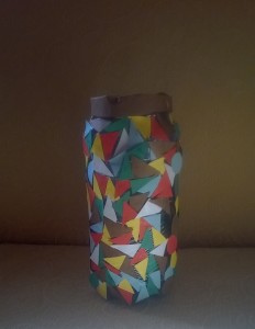 vaso con bottiglia di plastica