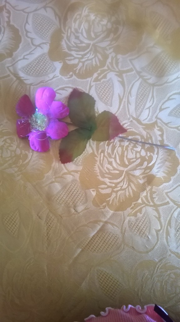 fiori con bottiglie di plastica